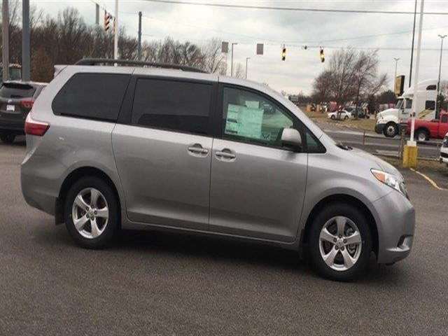 2017 Toyota Sienna LE
